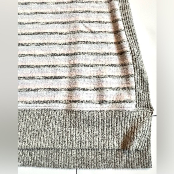 Charlie B Striped Gray and White w Pastel Colors Women’s Sweater Size Small - Picture 8 of 16